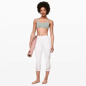 NWOT Lululemon Wunder Under white lace crop leggings